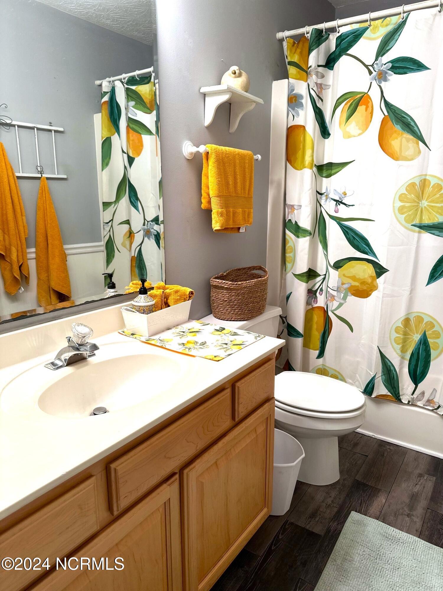 100551798 | Photo 25