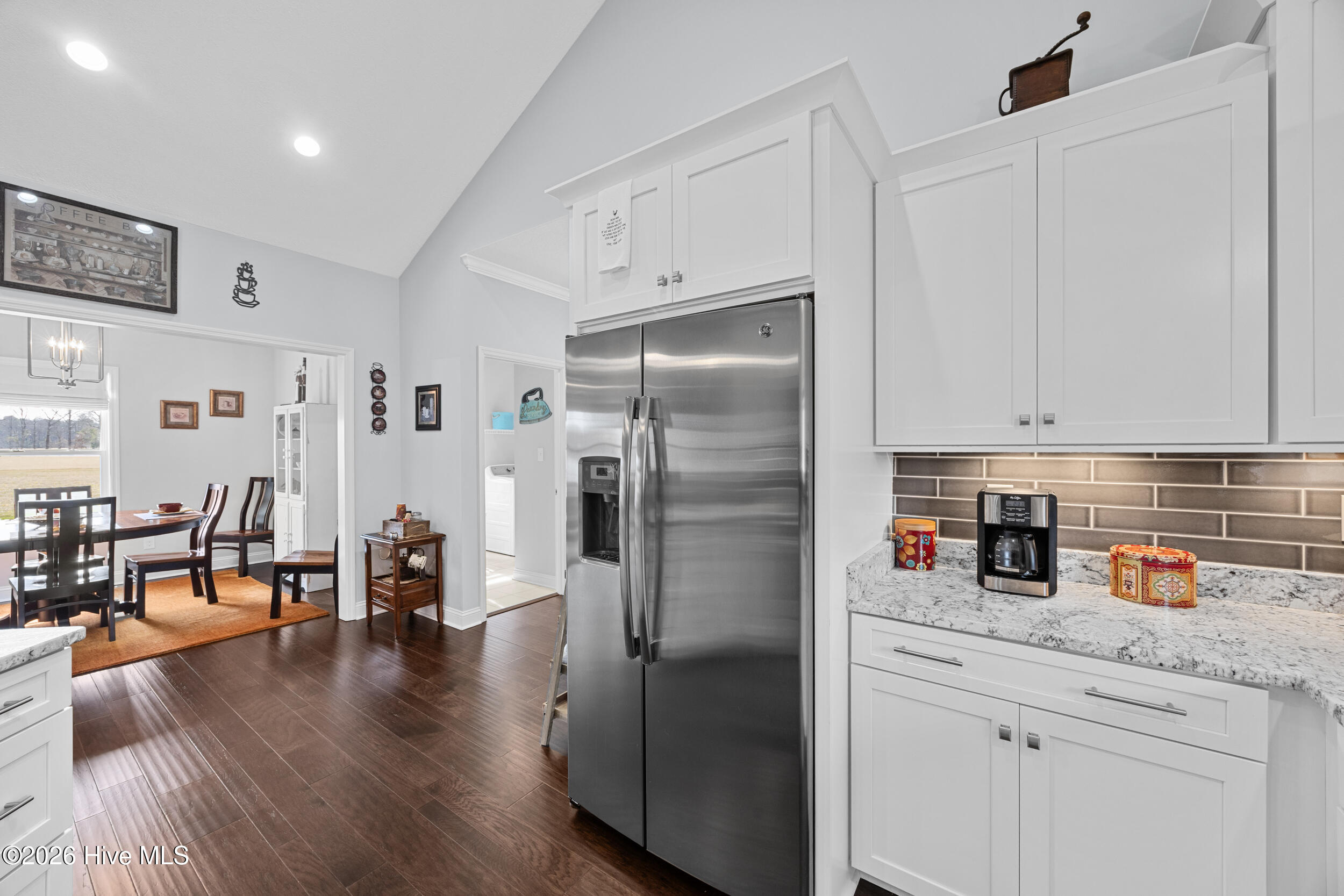 100556913 | Photo 25