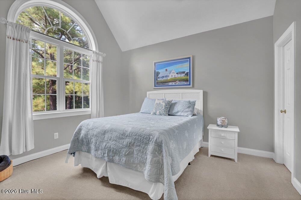 100568961 | Photo 33