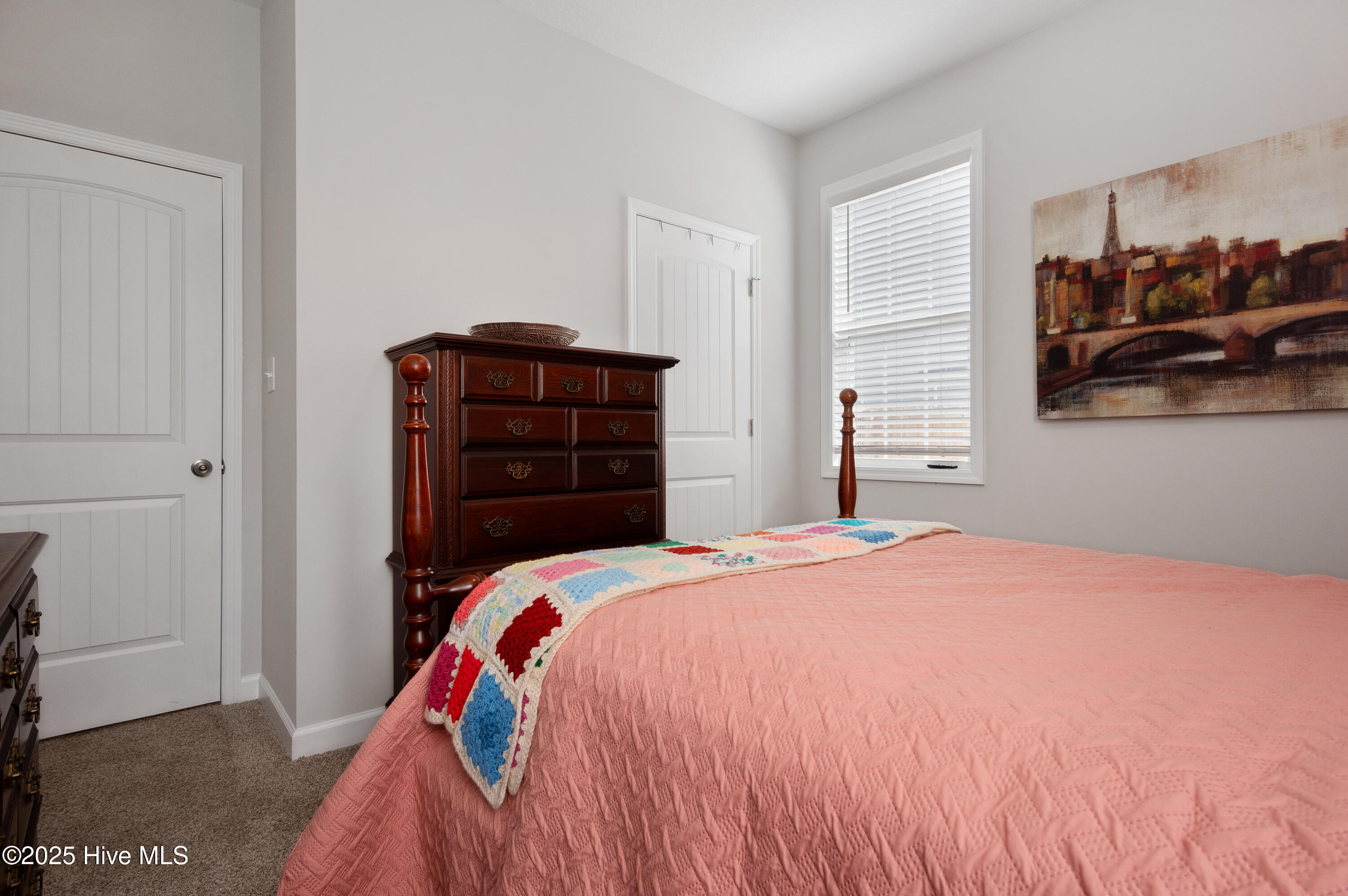 100527902 | Photo 31