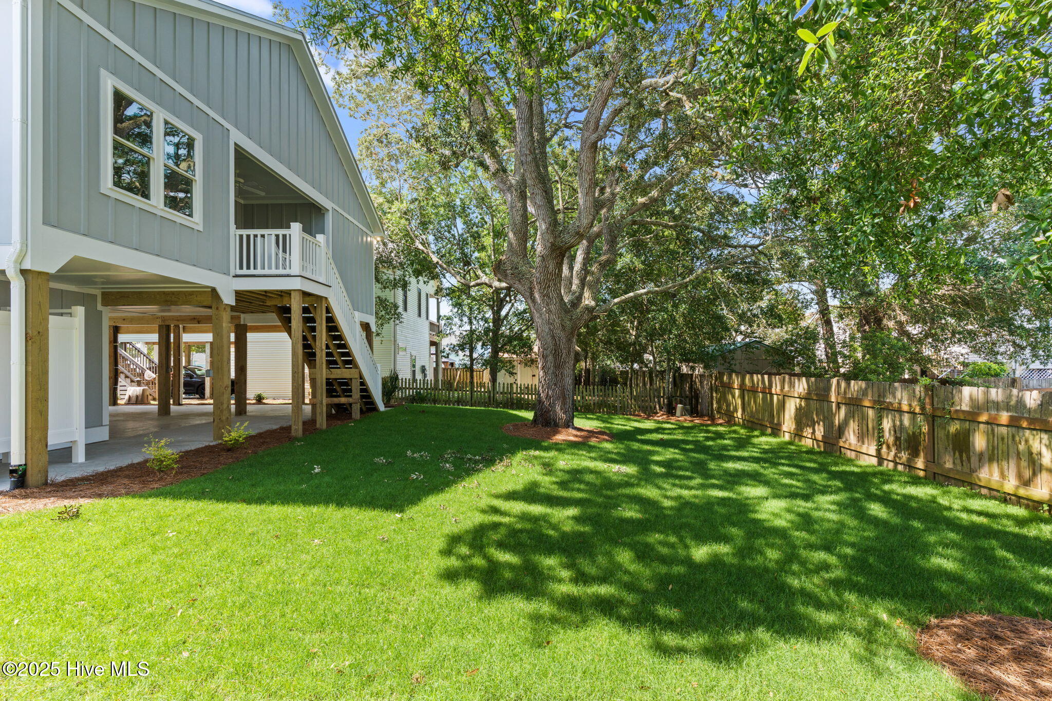 100523673 | Photo 49