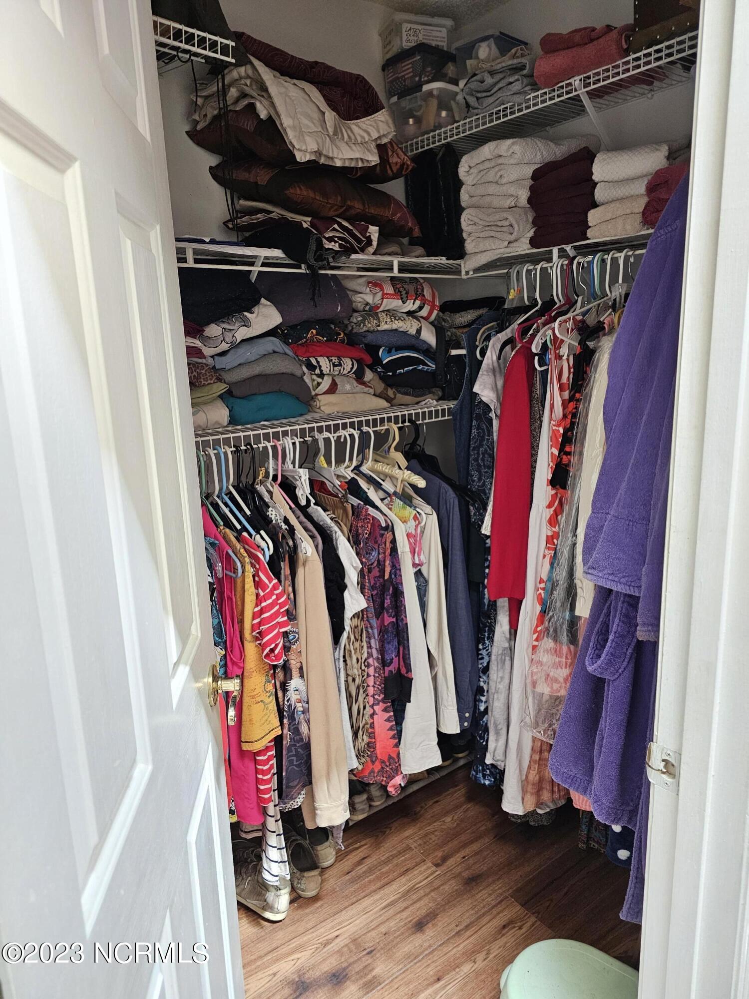 100437682 | Photo 18