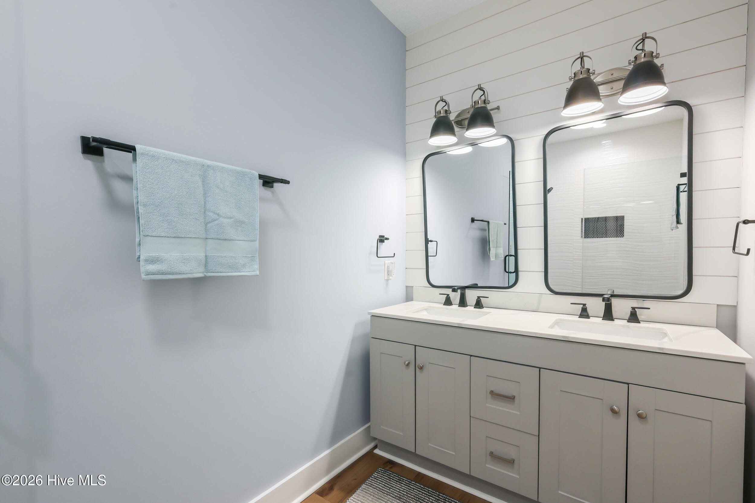 100558467 | Photo 12