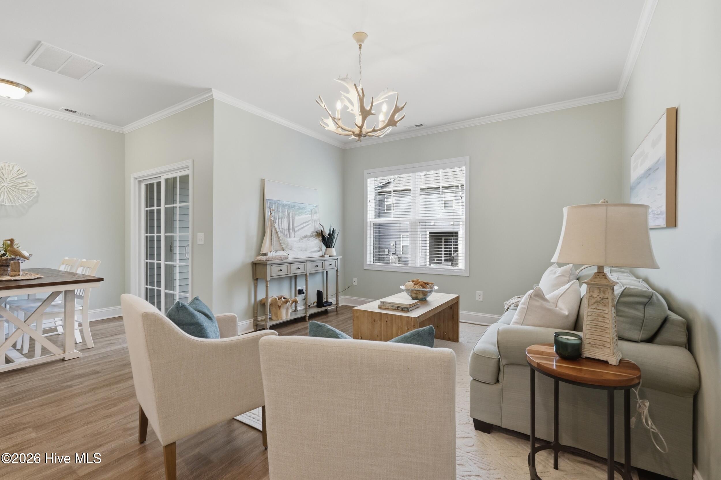 100566235 | Photo 12