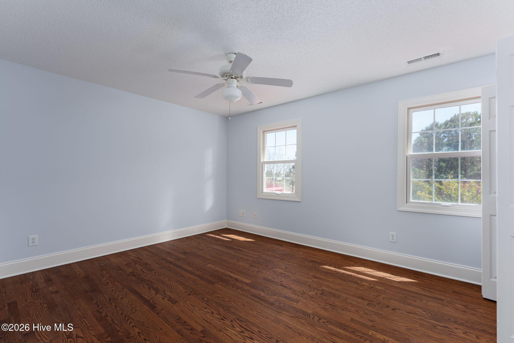 100552056 | Photo 36