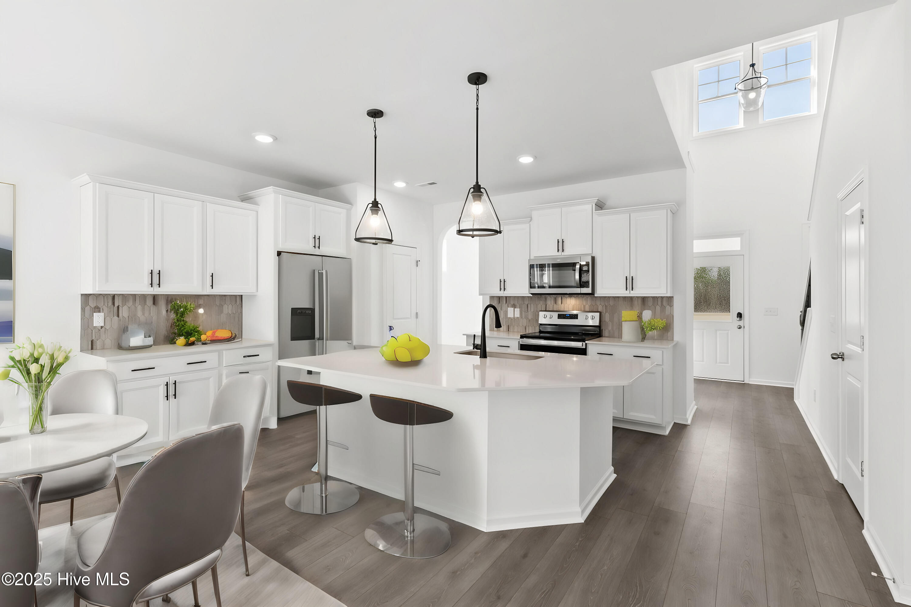 100538583 | Photo 18