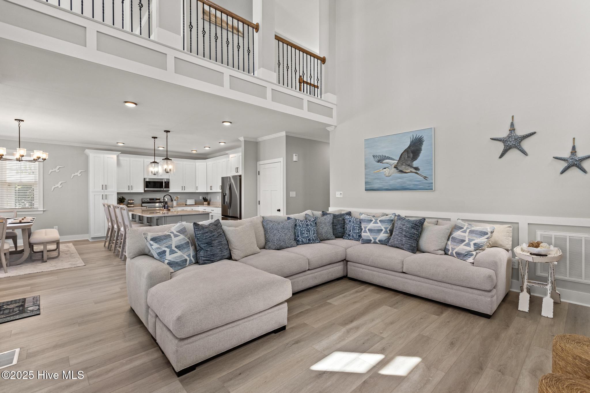 100498543 | Photo 16