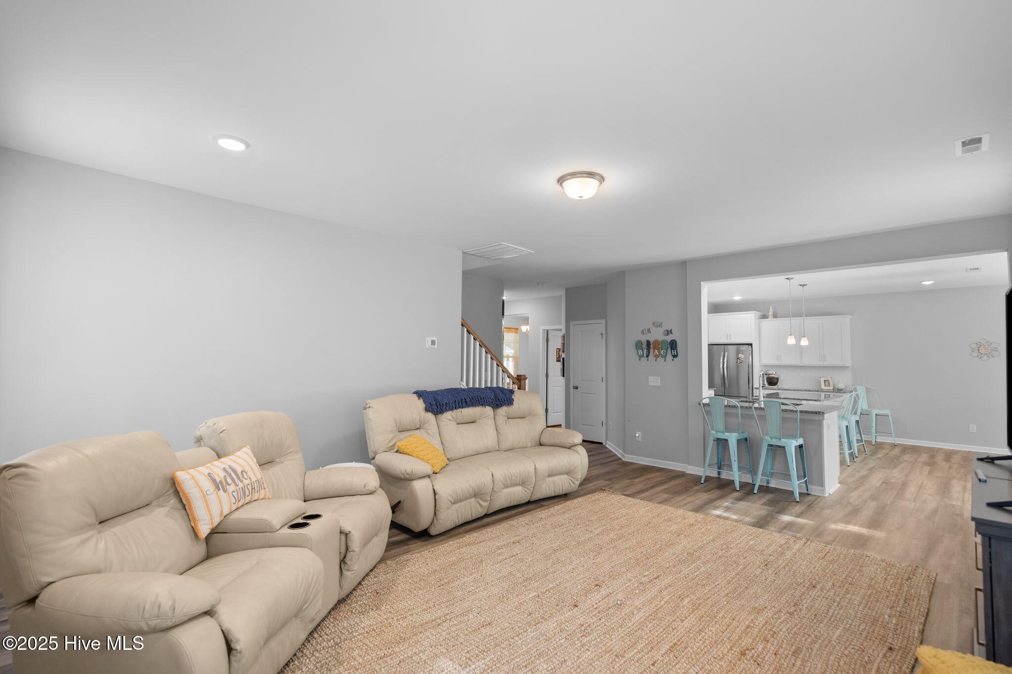 100528737 | Photo 11