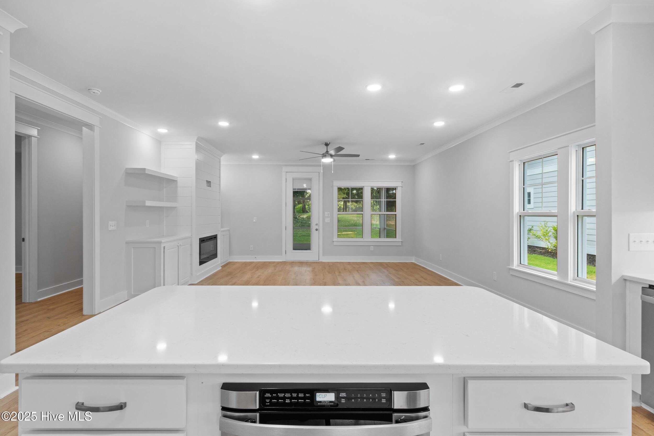 2062 Greenside Manor Drive SW, Ocean Isle Beach, NC 28469 – photo 13: 19_kitchen