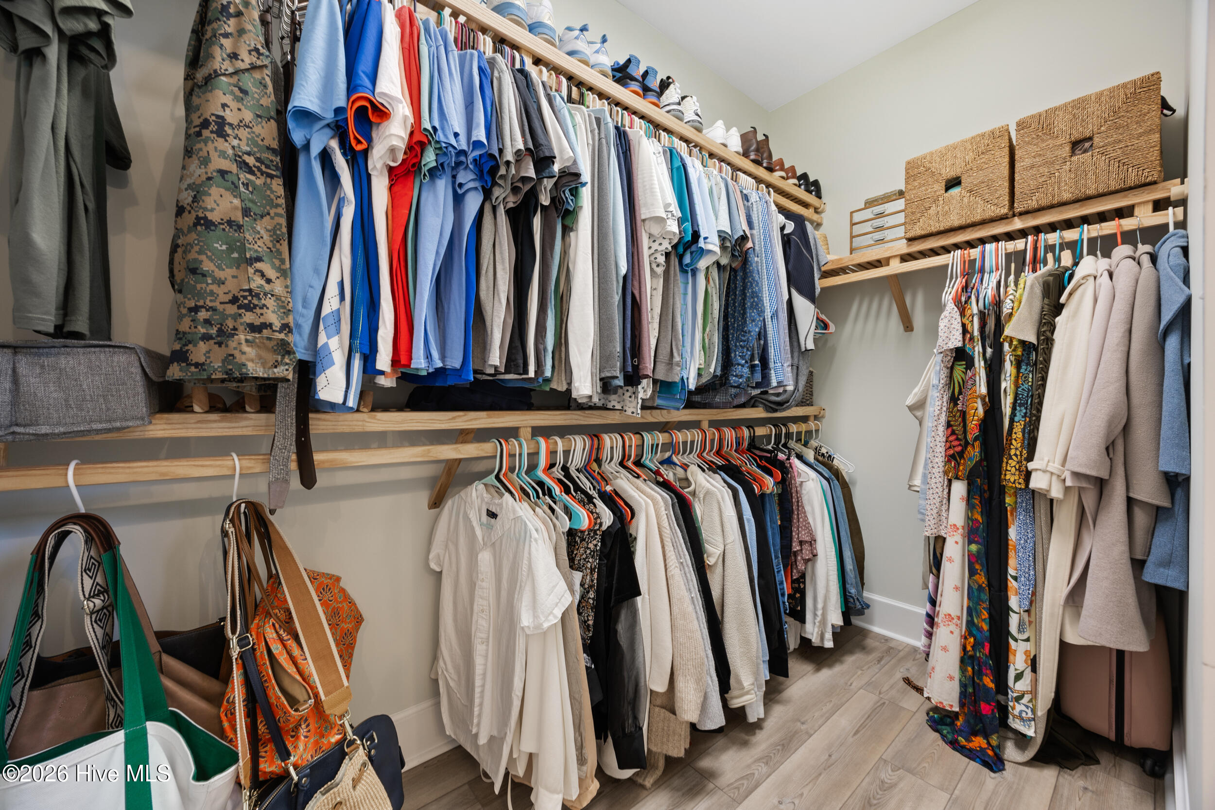 100559680 | Photo 23