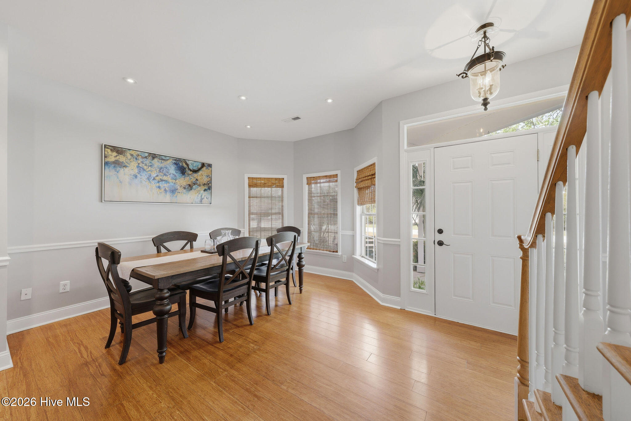 100565537 | Photo 33