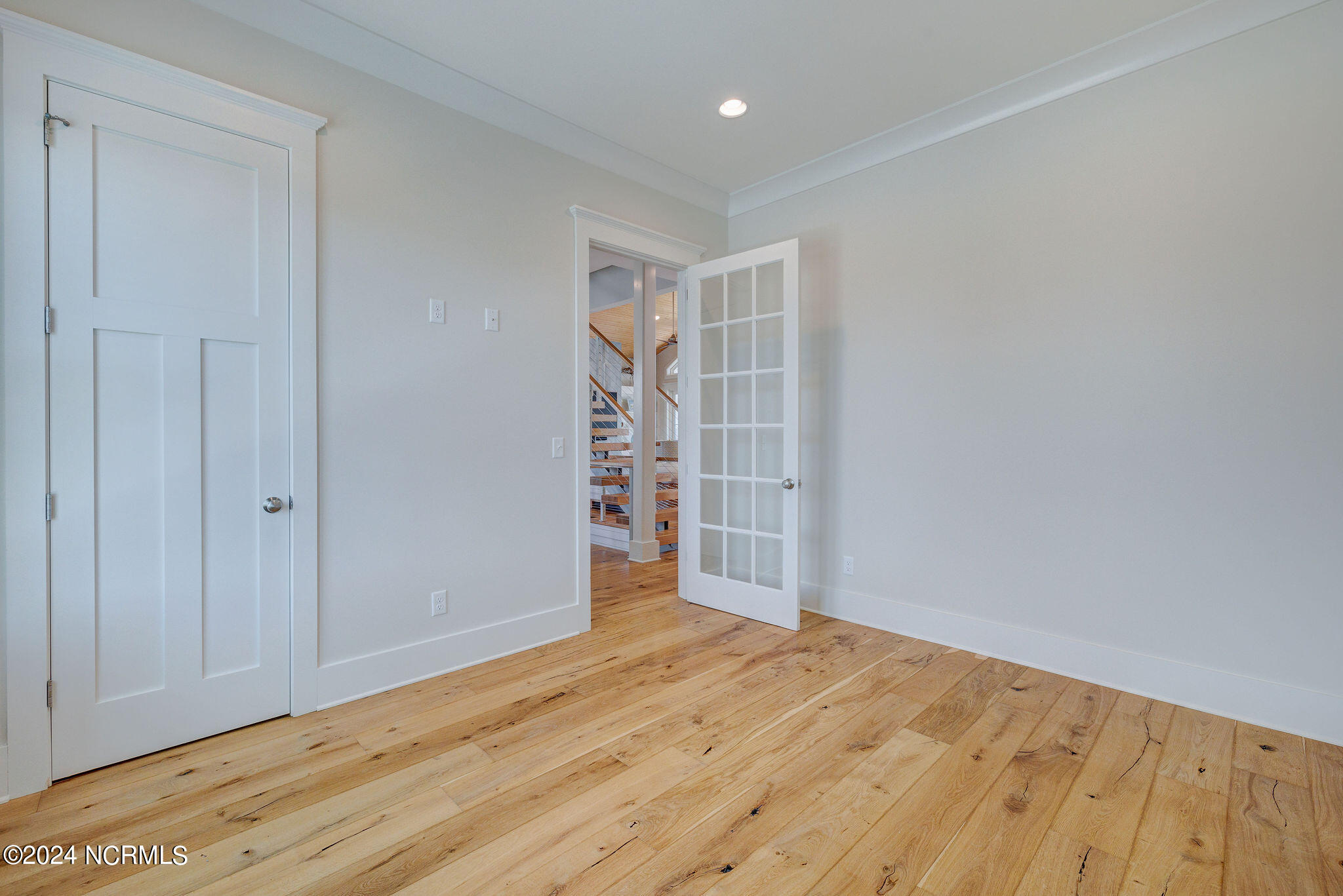 100547028 | Photo 37