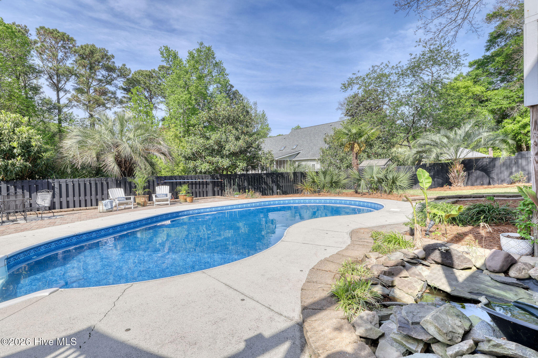 100567317 | Photo 69