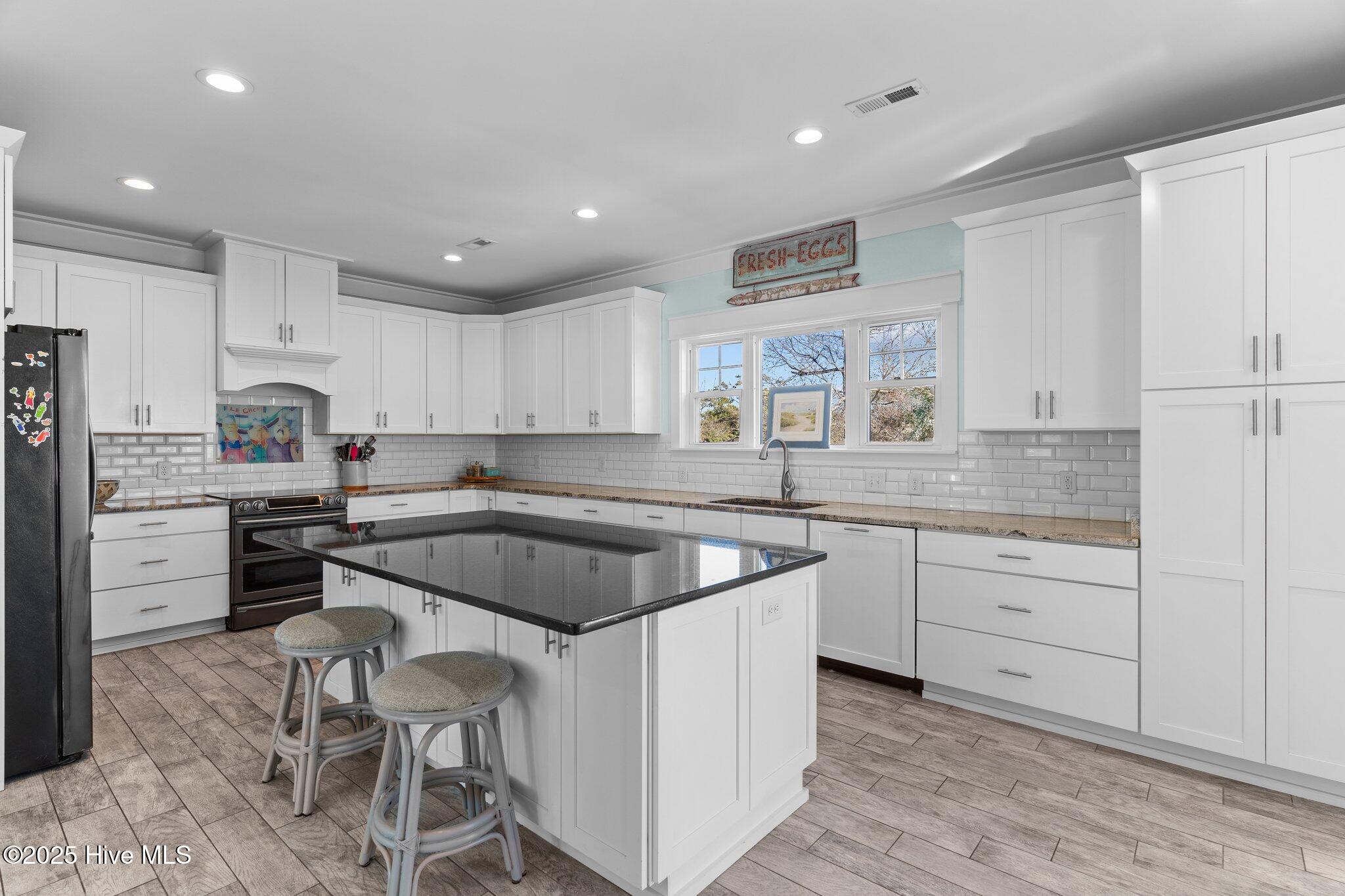 100516737 | Photo 21