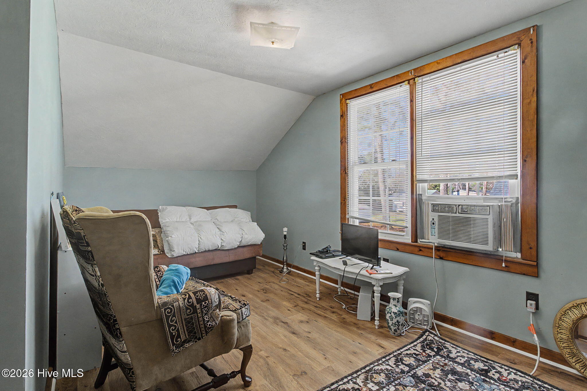 100556985 | Photo 26