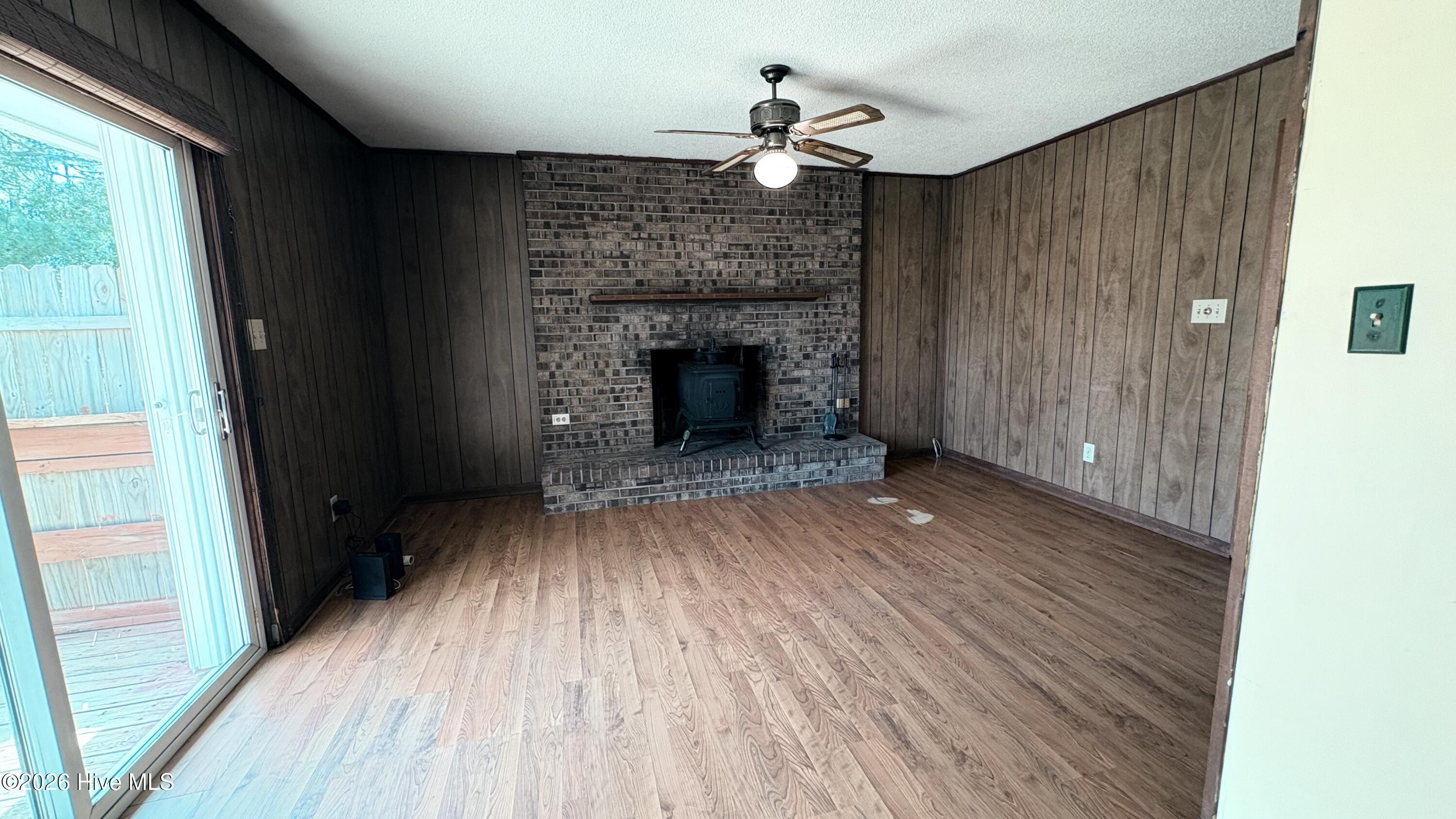 100562098 | Photo 10