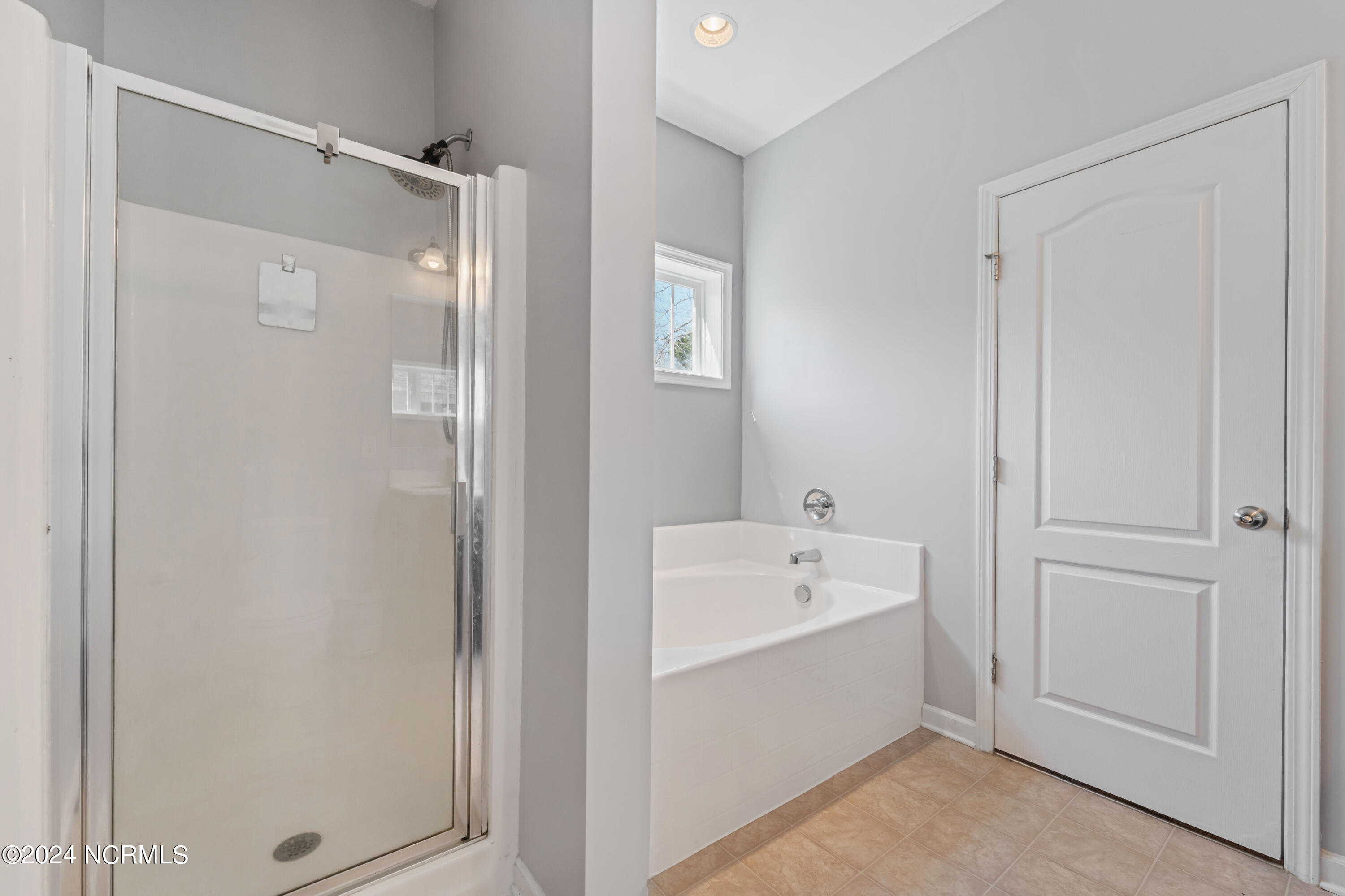 100547938 | Photo 15