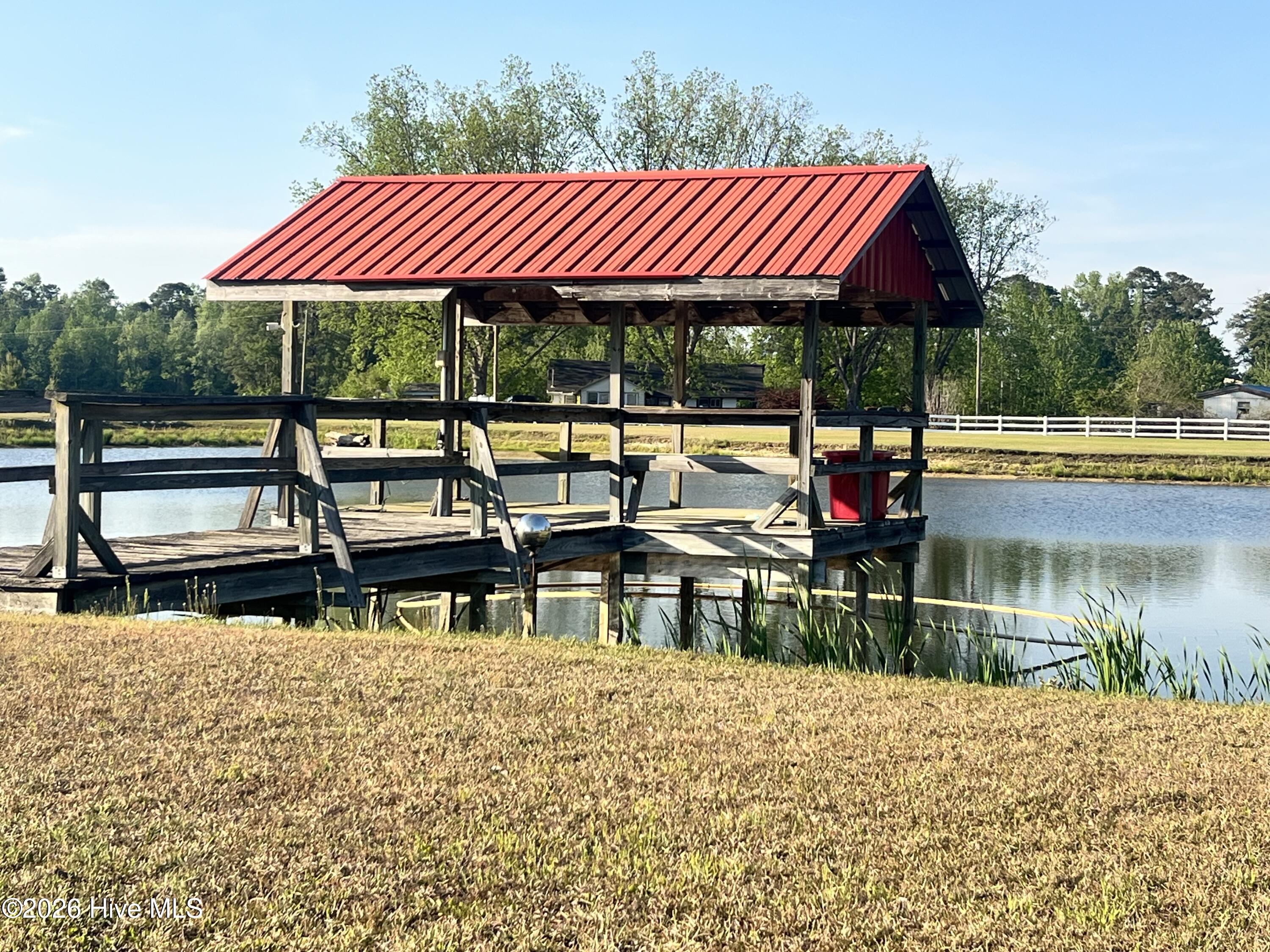 100567064 | Photo 22