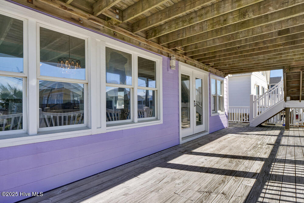 100533445 | Photo 50