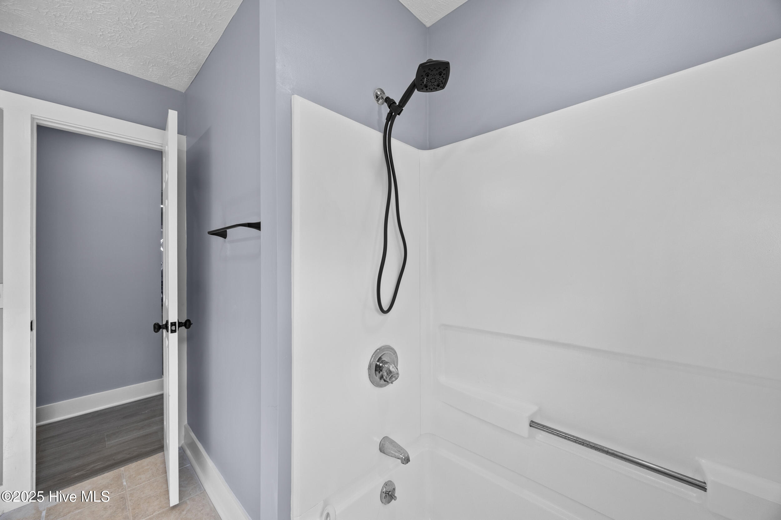 100521133 | Photo 31