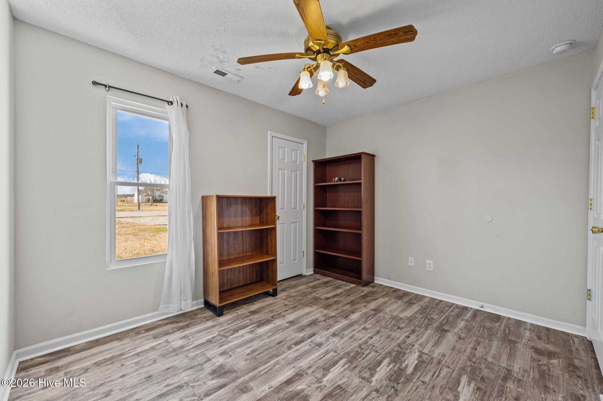 100555497 | Photo 16