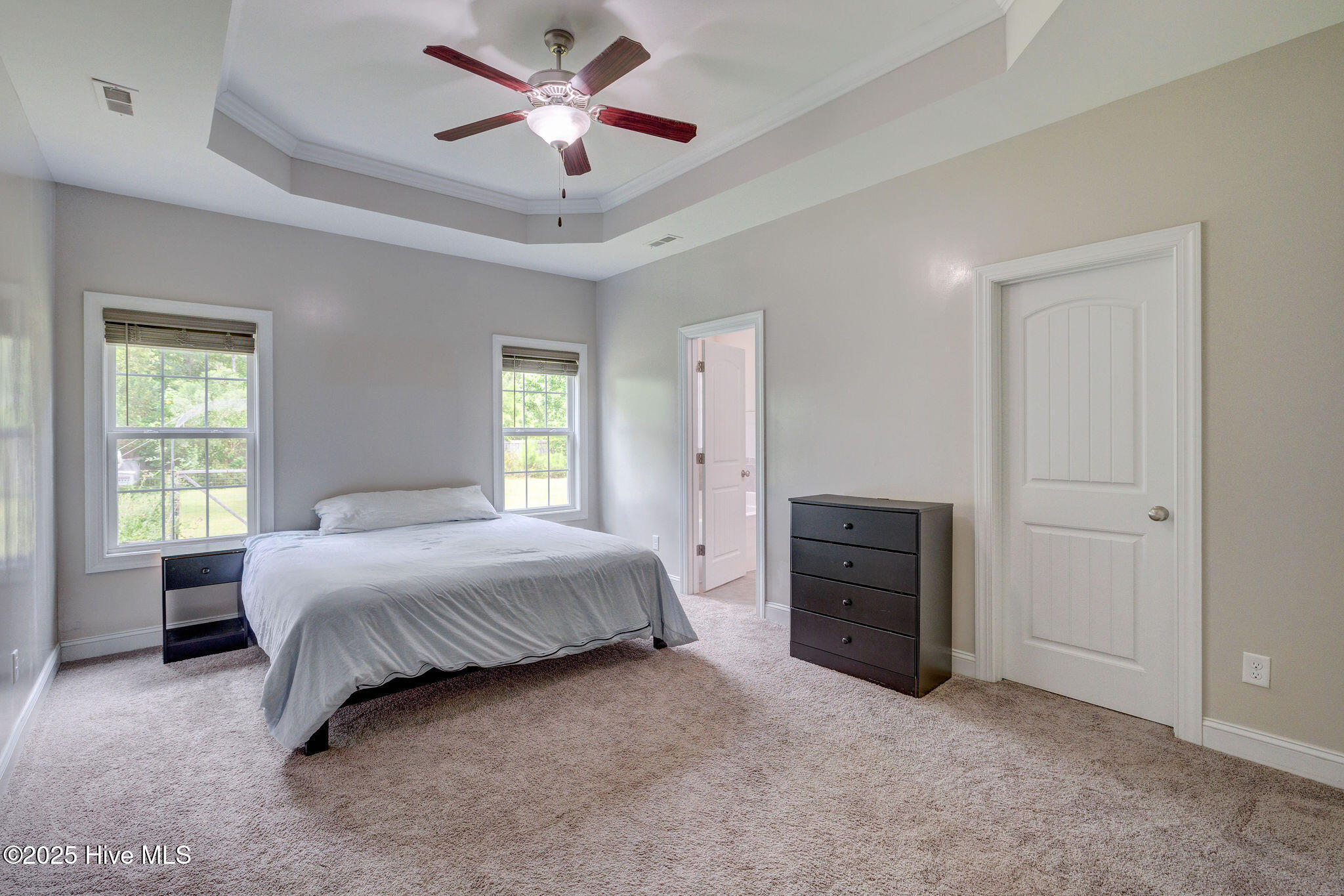 100522244 | Photo 25