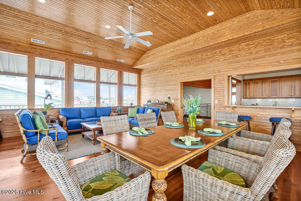 100564545 | Photo 113