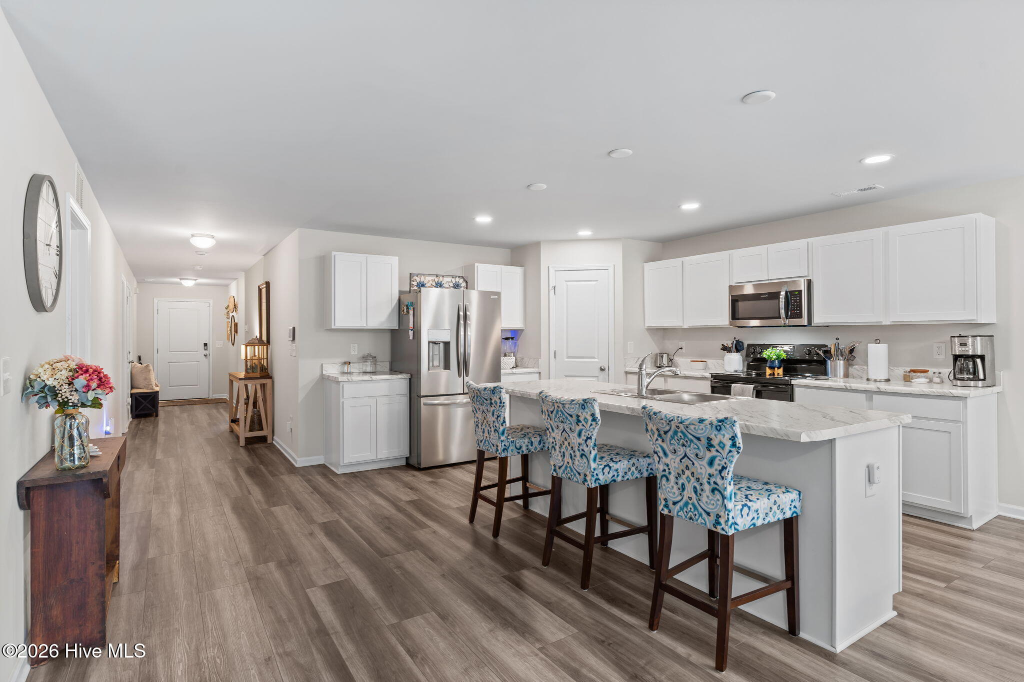 100561212 | Photo 16