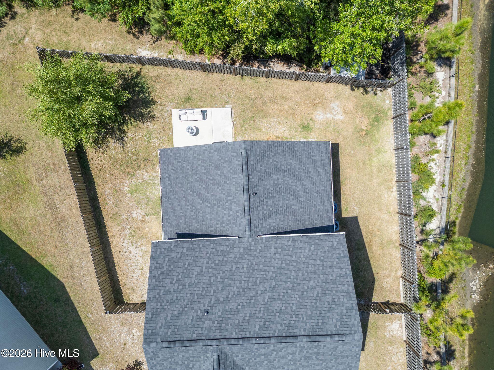 100569792 | Photo 46