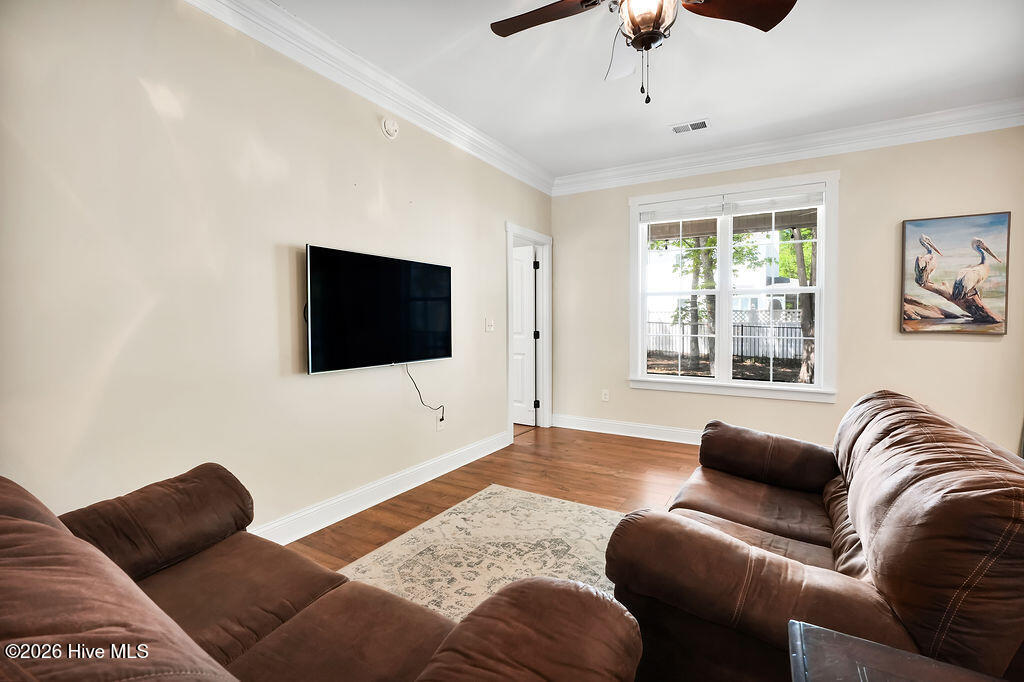 100568097 | Photo 10