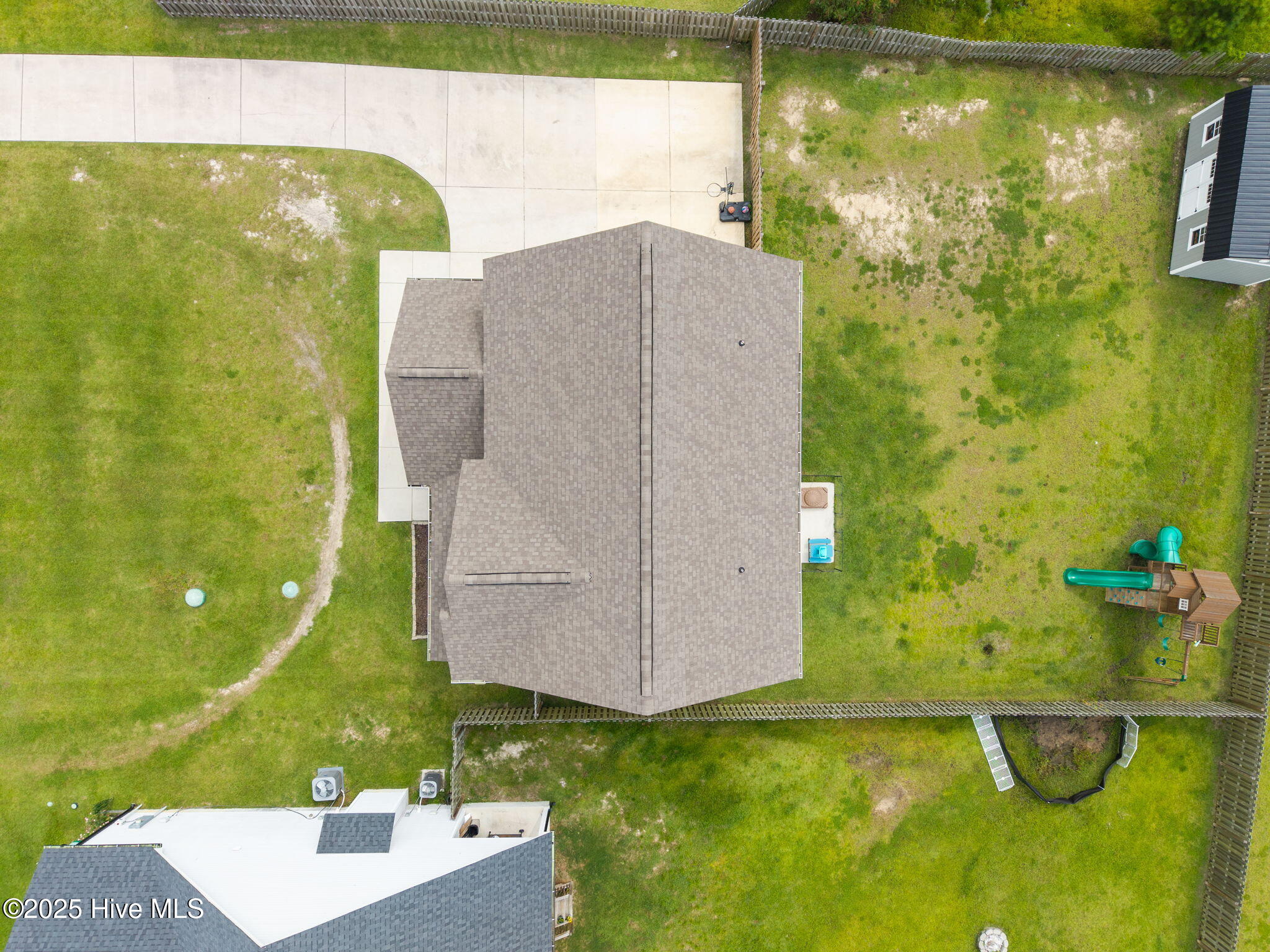 7-web-or-mls-122 Gillcrest Ln. 103