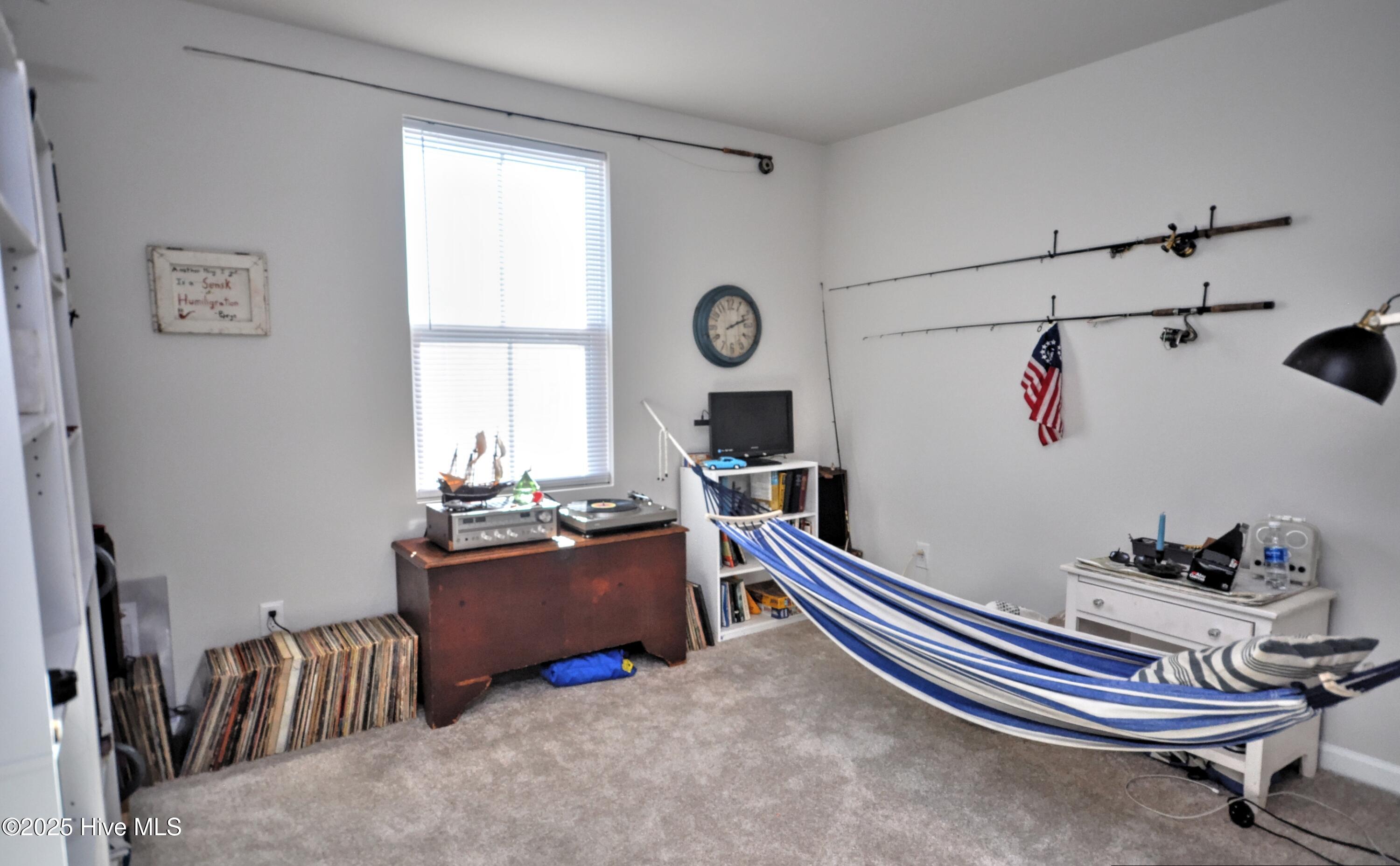 100542136 | Photo 24