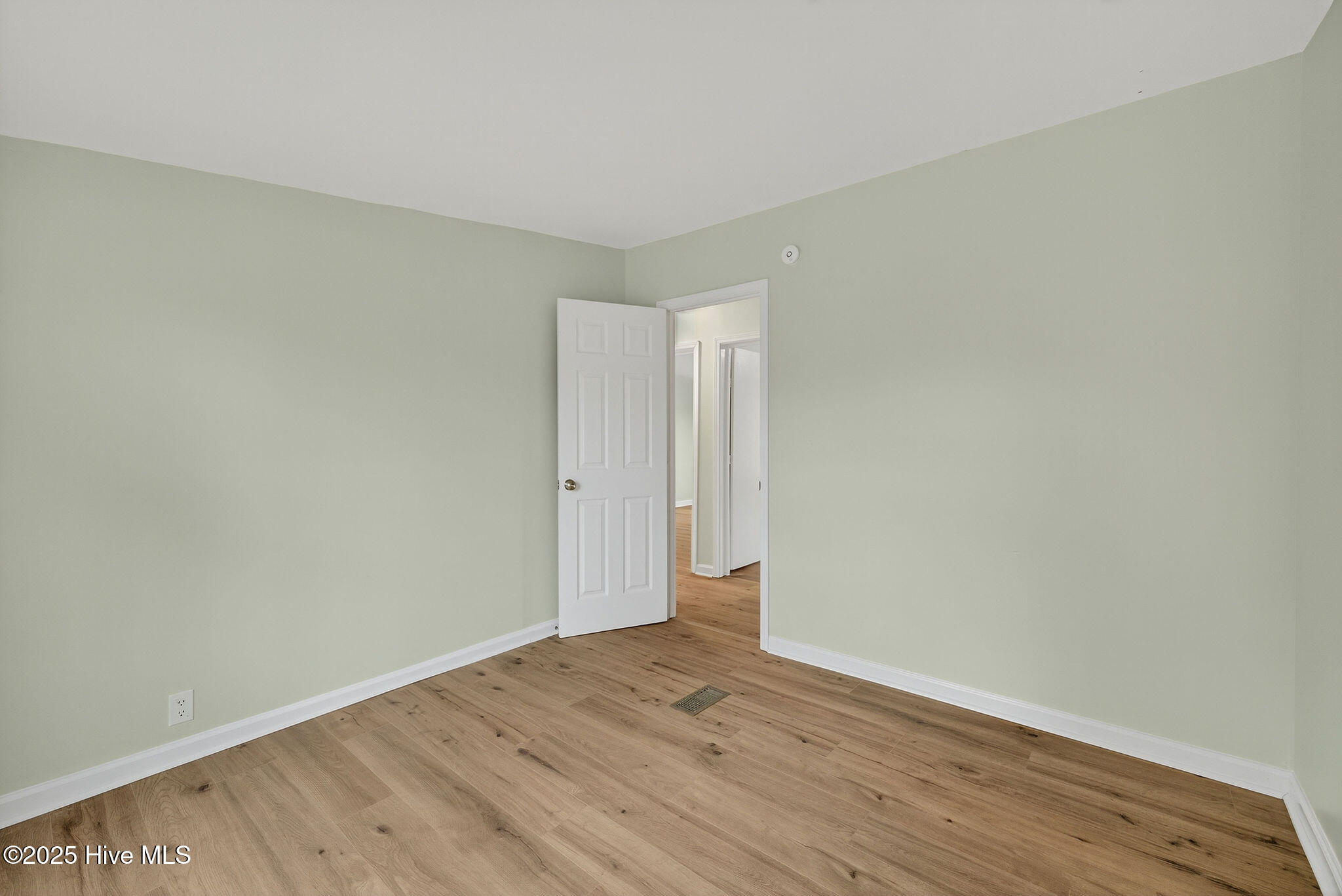 100539132 | Photo 28