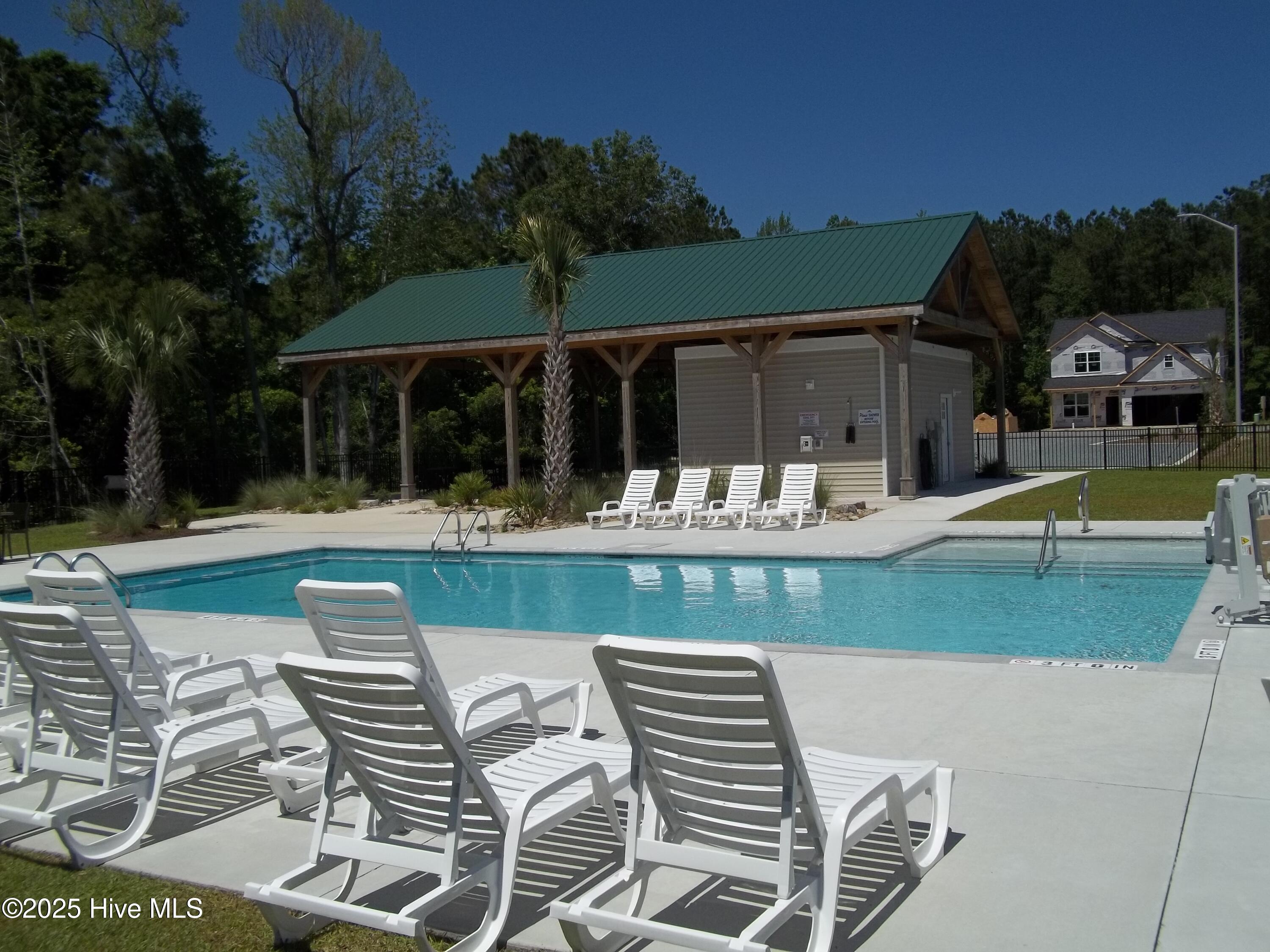 100538421 | Photo 30