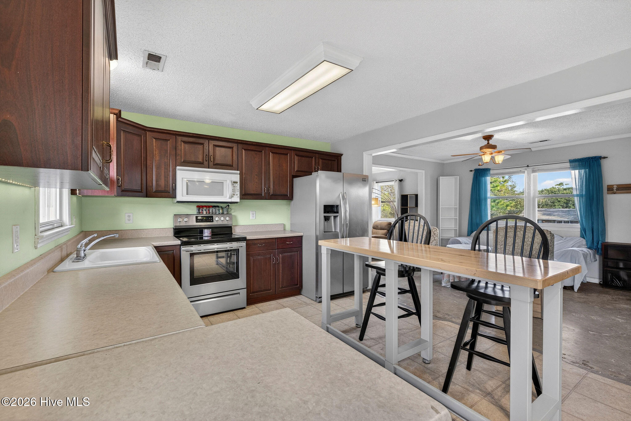 100547847 | Photo 10