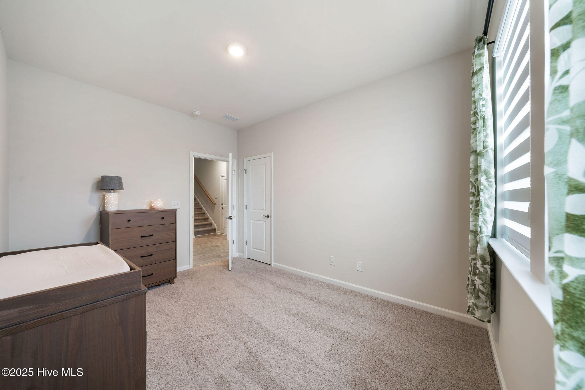 100542569 | Photo 15