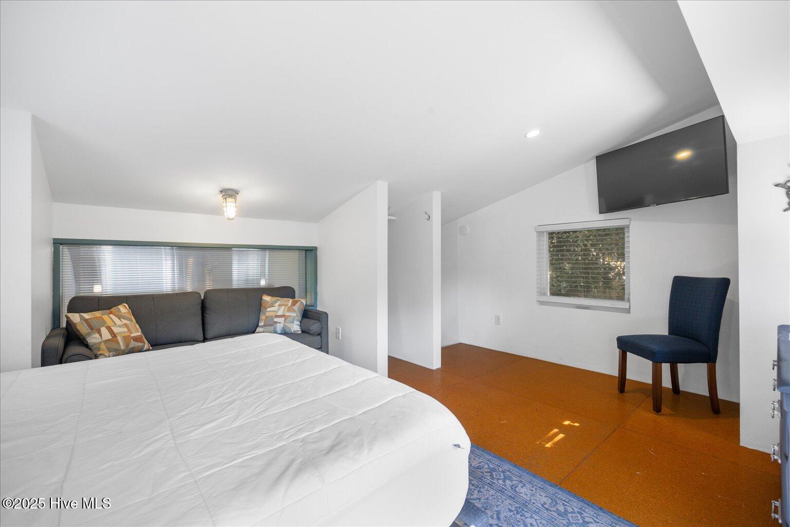 100528295 | Photo 35