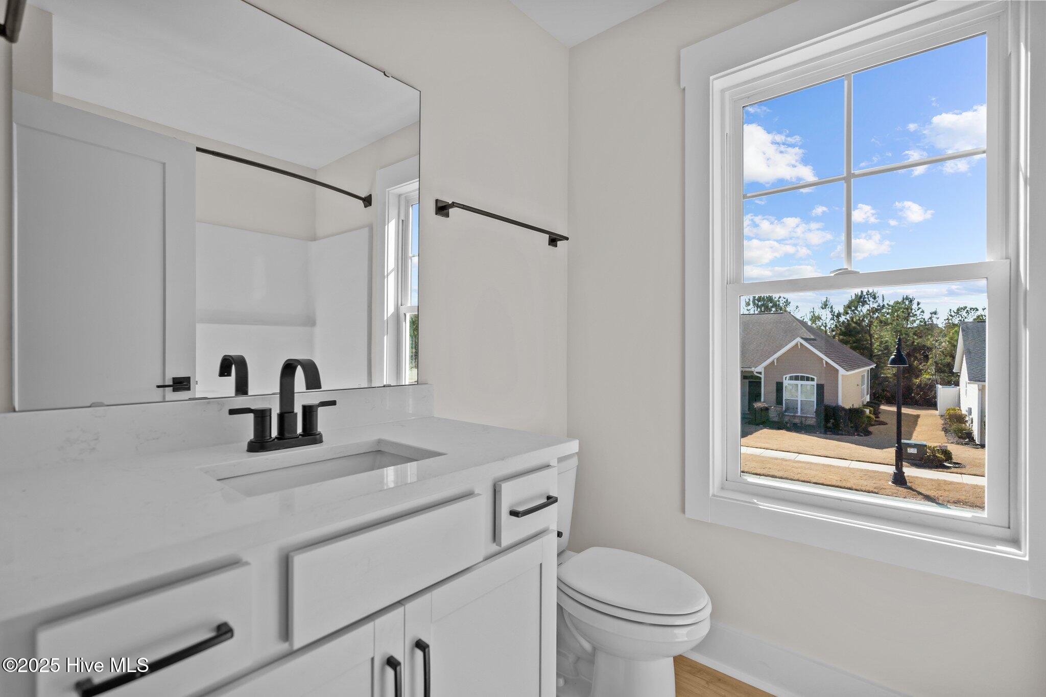 100556571 | Photo 24