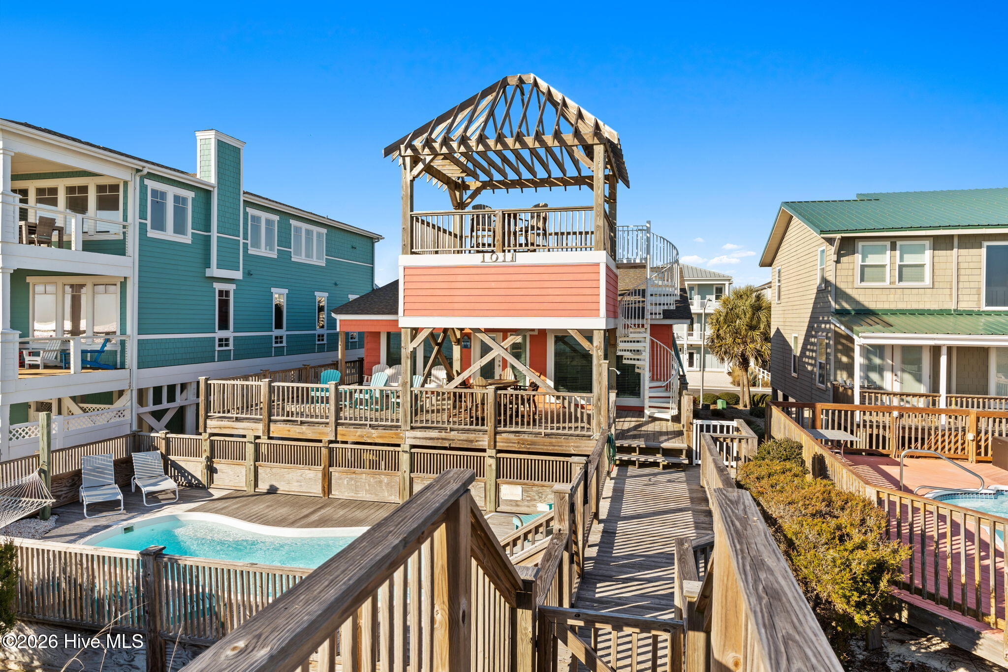 100552493 | Photo 49