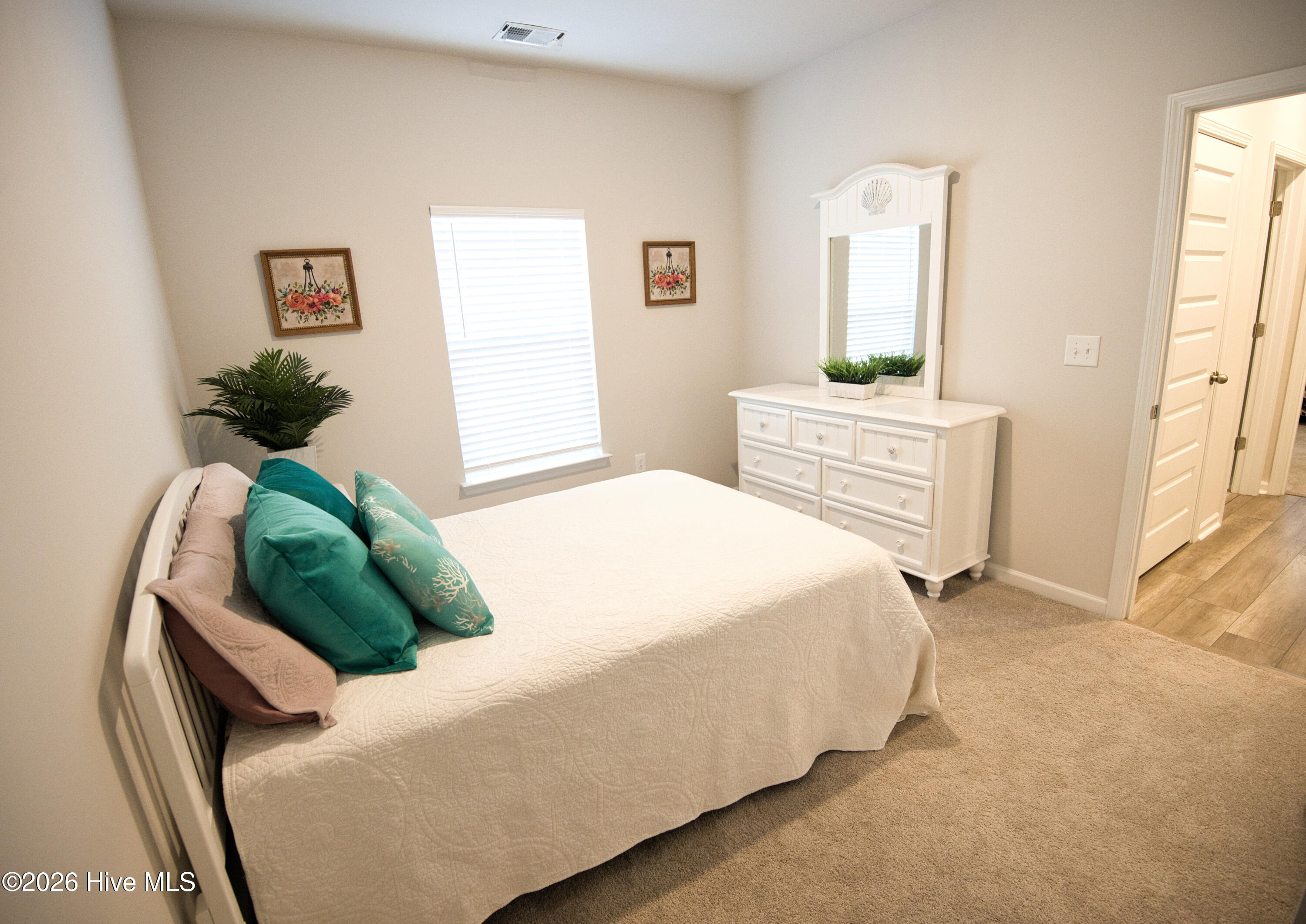 100559386 | Photo 36