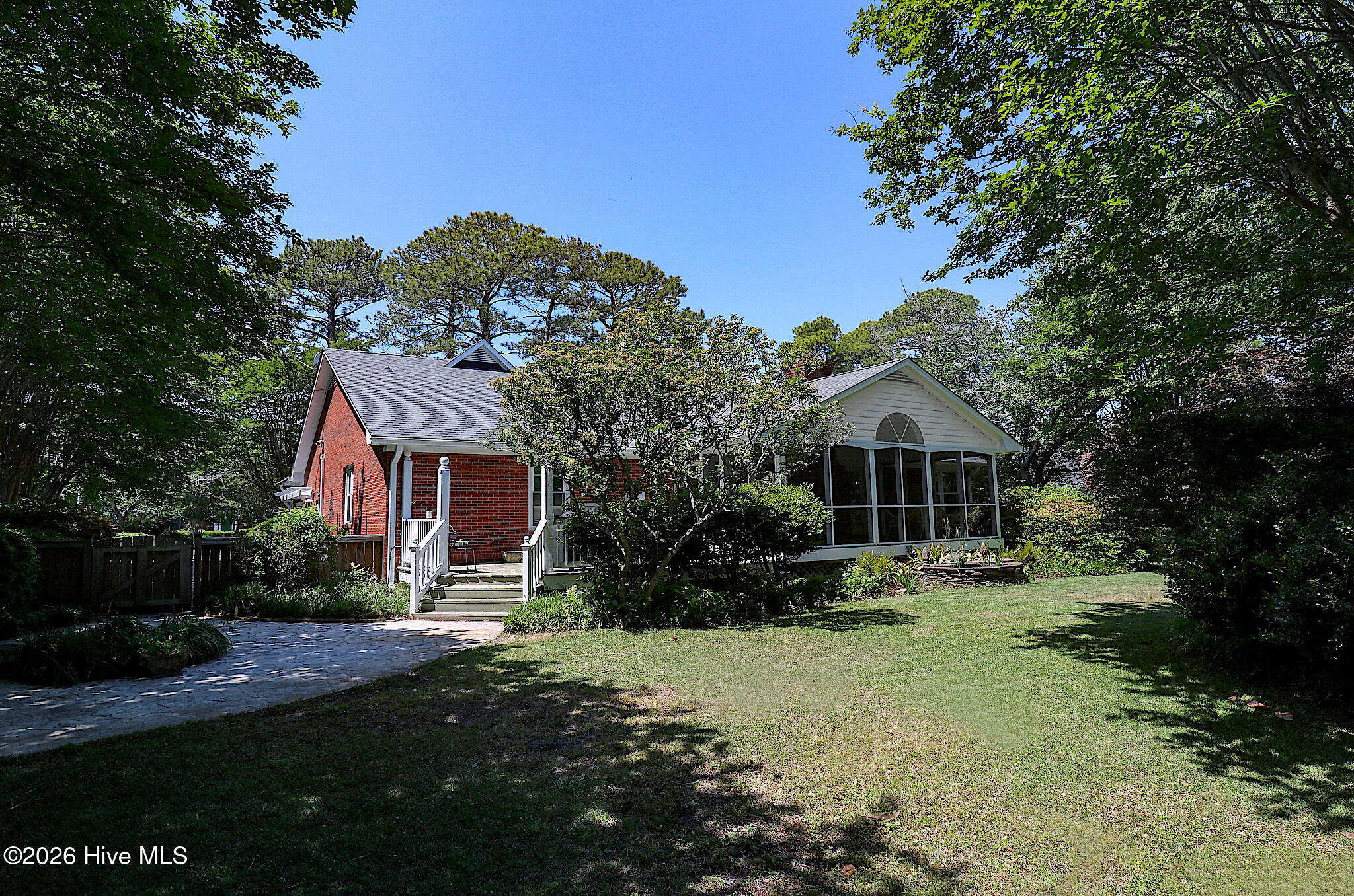 100569674 | Photo 38