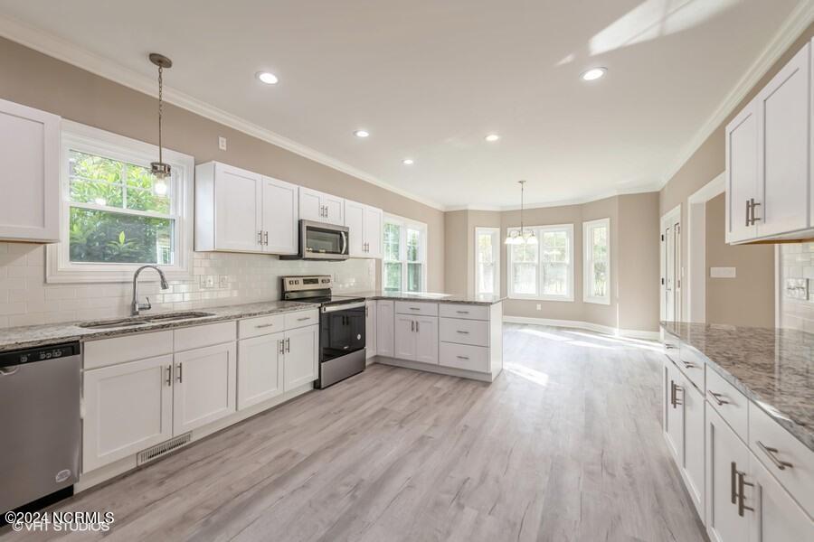 Homes for sale in Wallace, NC | 132 Cedar Point Dr, Wallace, NC 28466 | MLS# 100471541