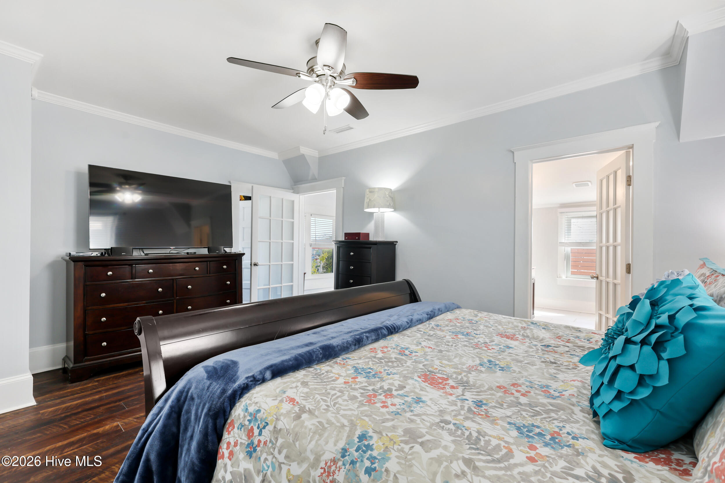 100562723 | Photo 32