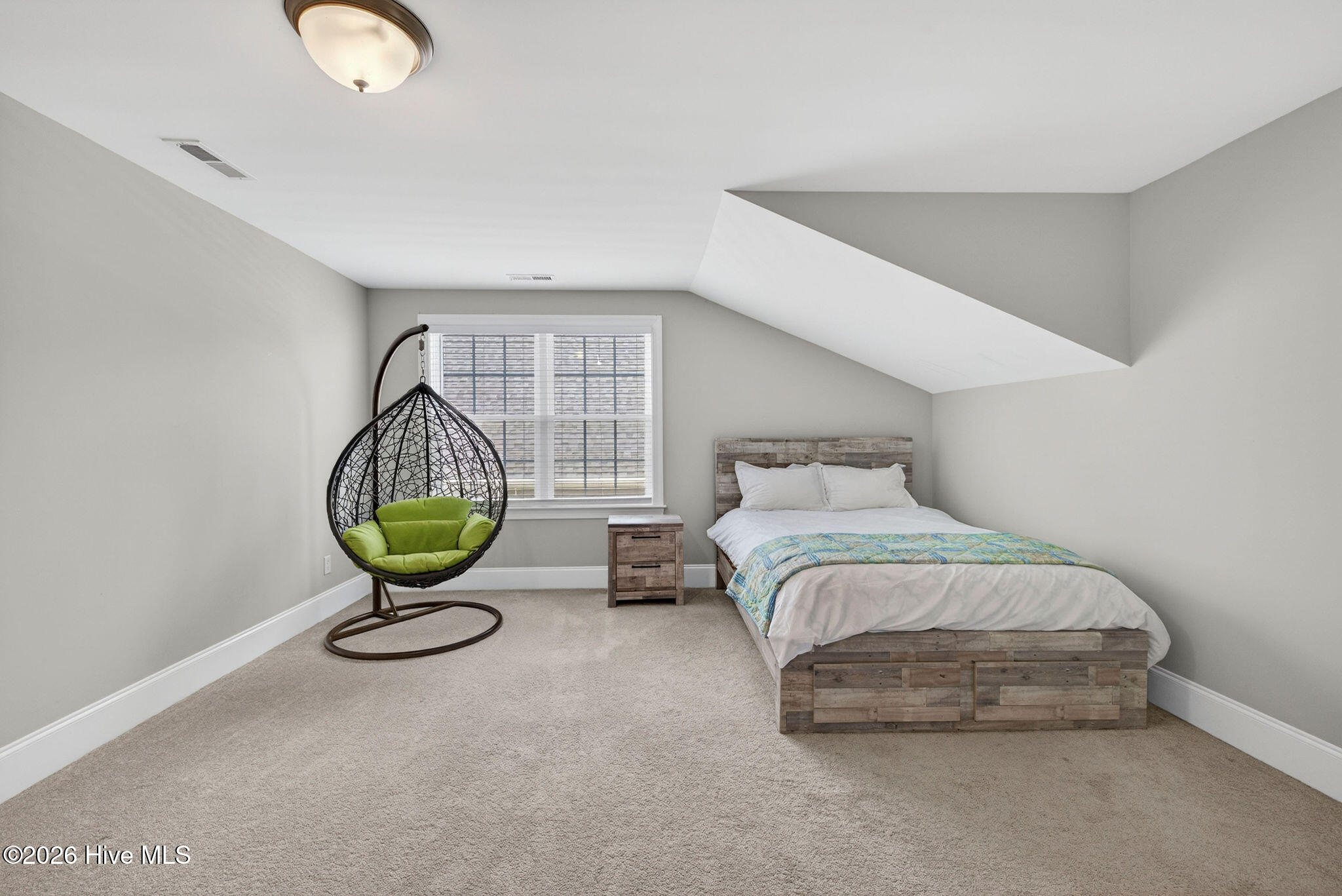 100567052 | Photo 37