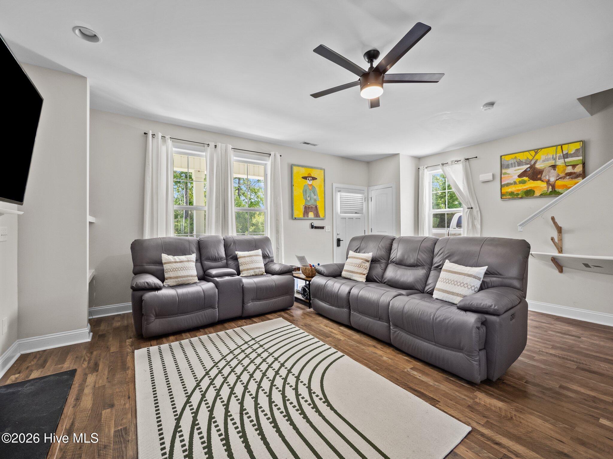 100566345 | Photo 19