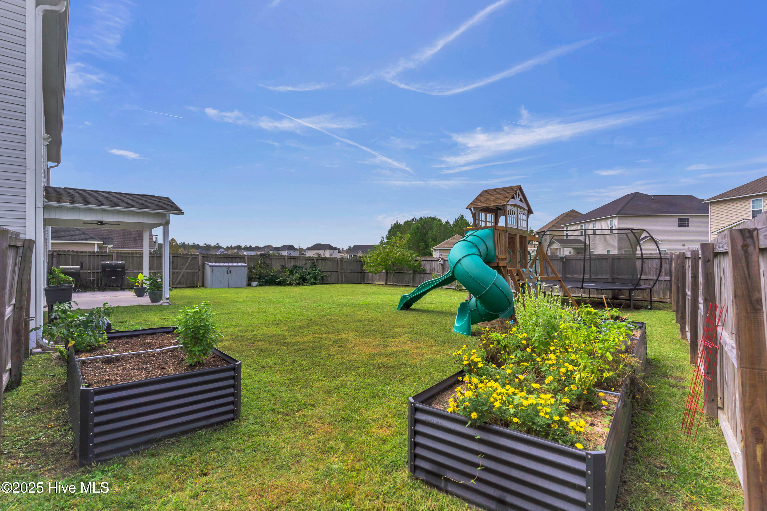 100534208 | Photo 33