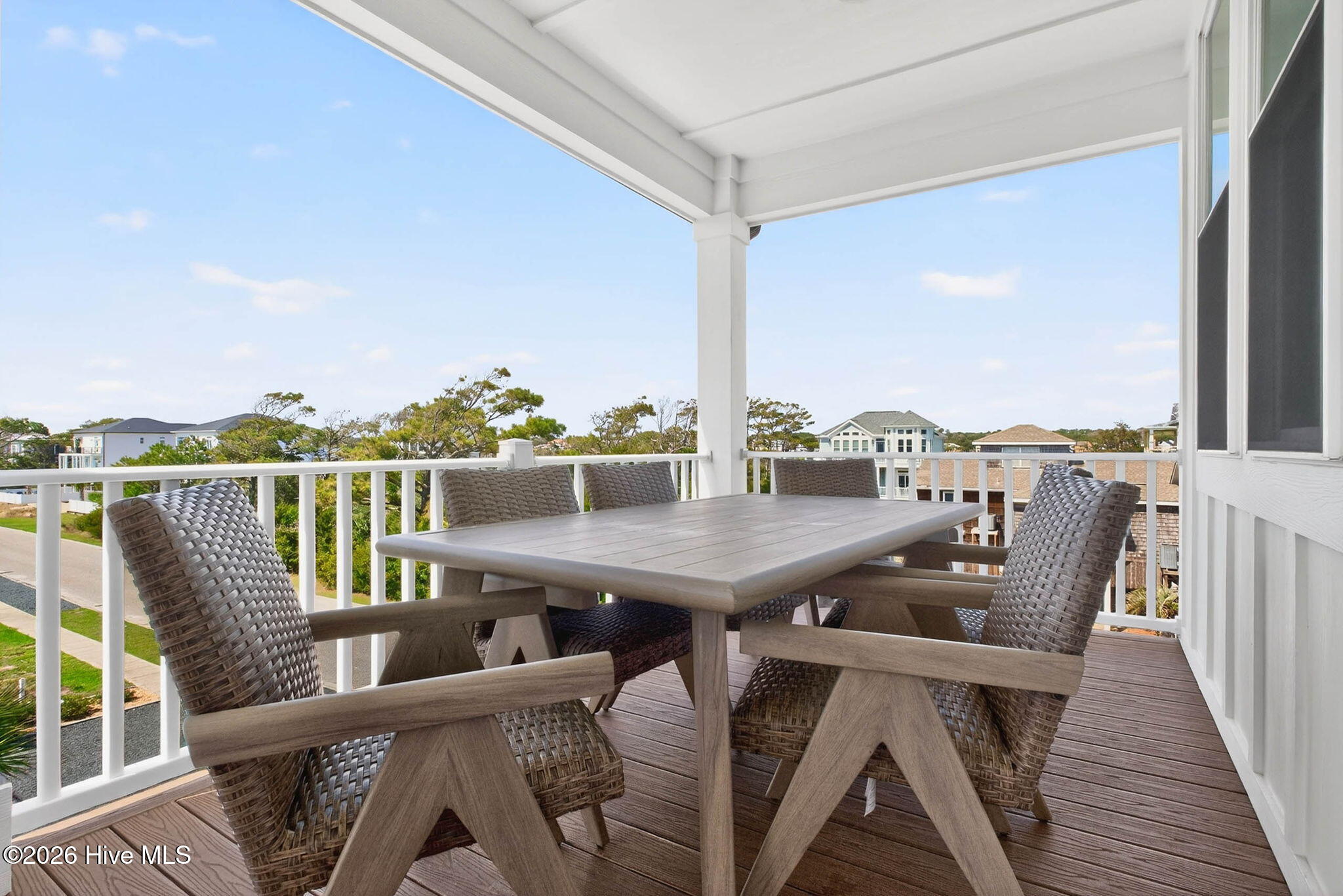 100560531 | Photo 50