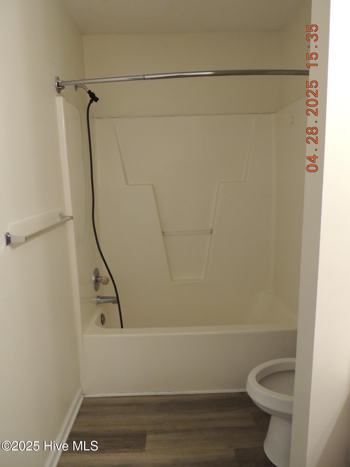 100565687 | Photo 10