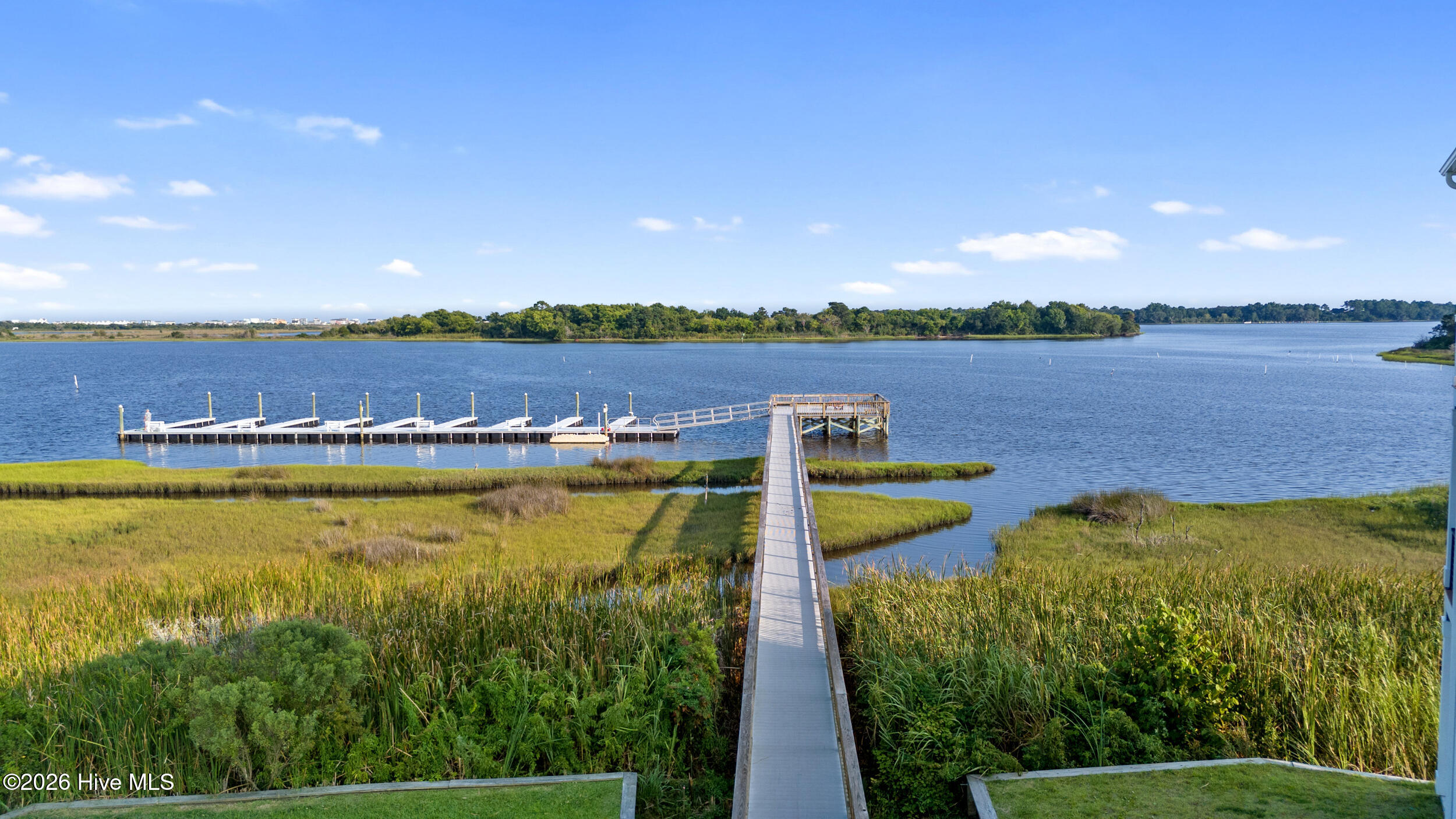 100570688 | Photo 88