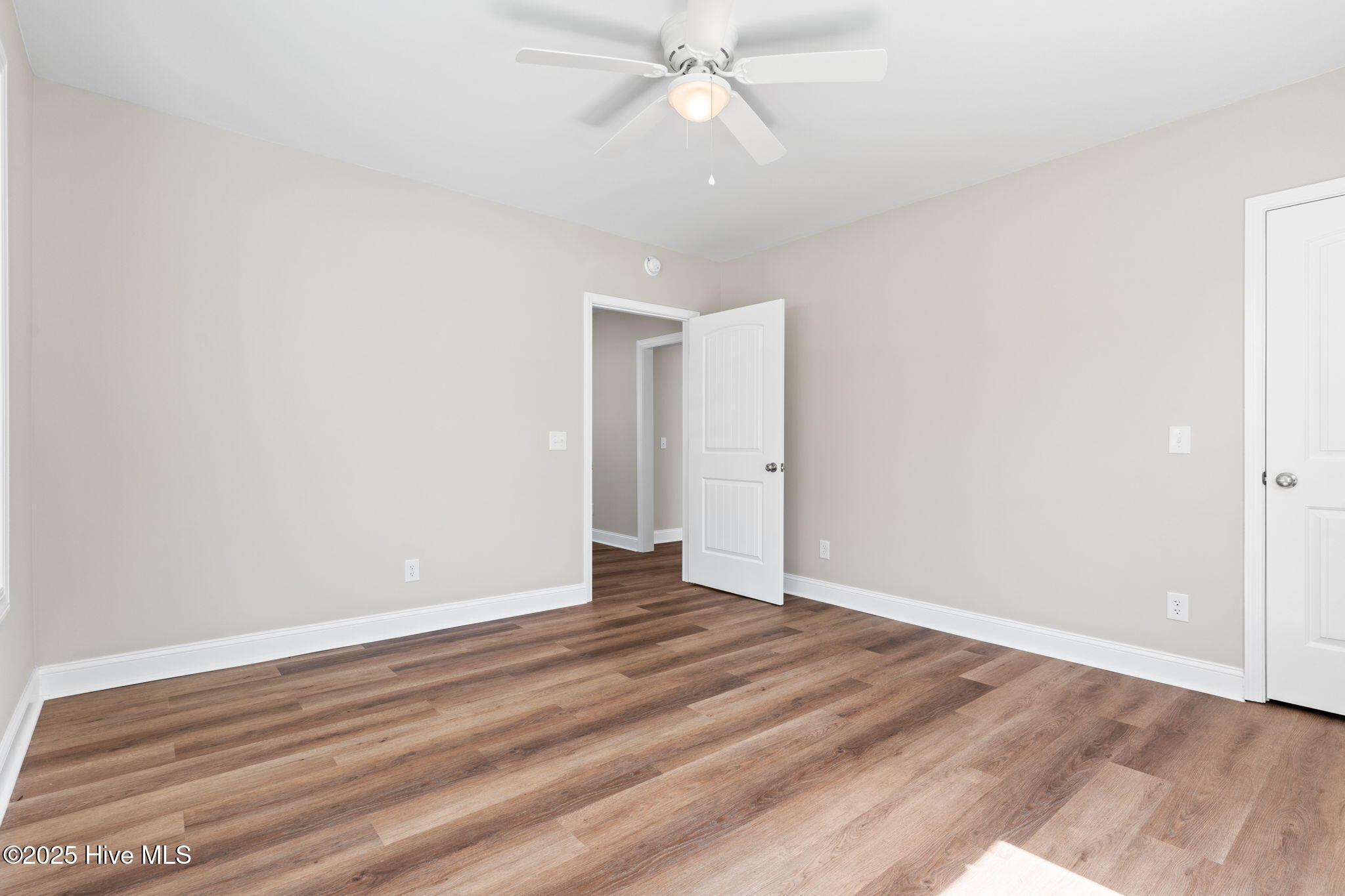 100533933 | Photo 17